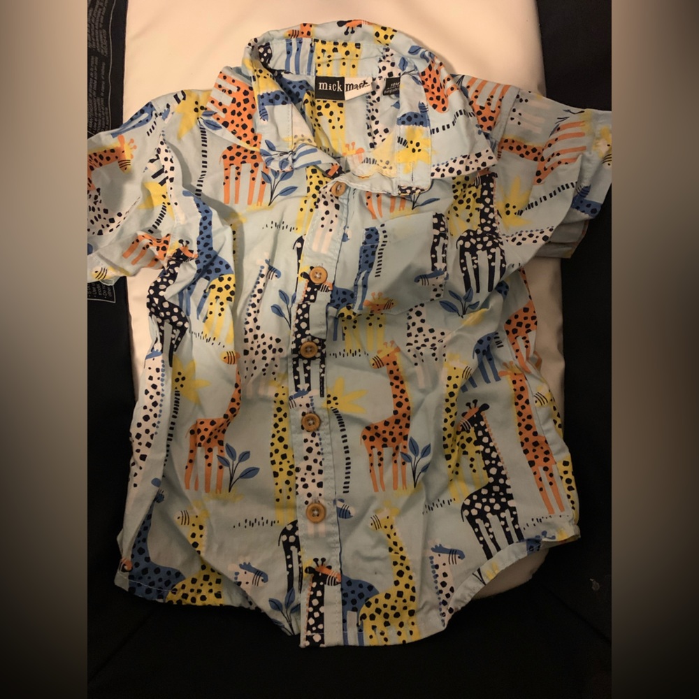 18M - Button Up